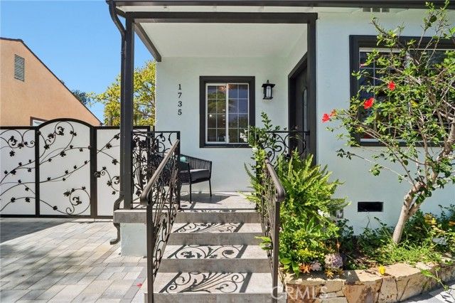 1735 N Lima Street, Burbank, CA 91505