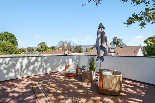 1735 N Lima Street, Burbank, CA 91505