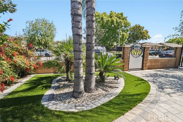 1735 N Lima Street, Burbank, CA 91505