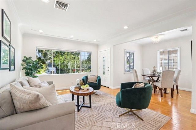 1735 N Lima Street, Burbank, CA 91505