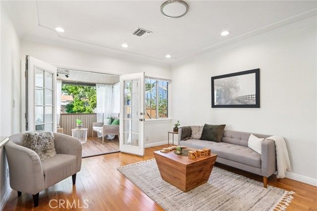 1735 N Lima Street, Burbank, CA 91505