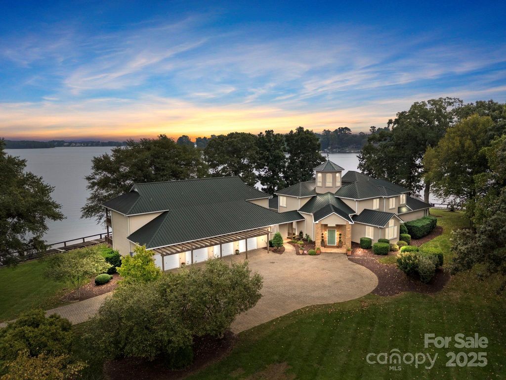 1890 Yacht Club Drive, Denver, NC 28037