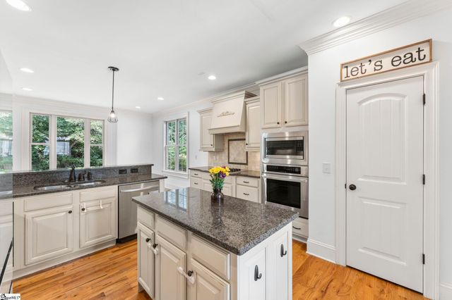 18 Candleston Place, Simpsonville, SC 29681