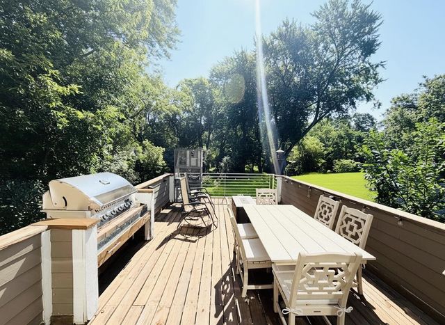6022 N Sunny Point ROAD, Milwaukee, WI 53209