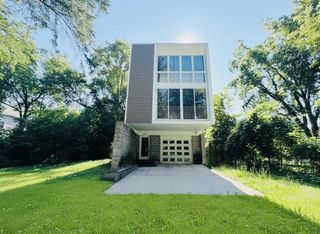 6022 N Sunny Point ROAD, Milwaukee, WI 53209