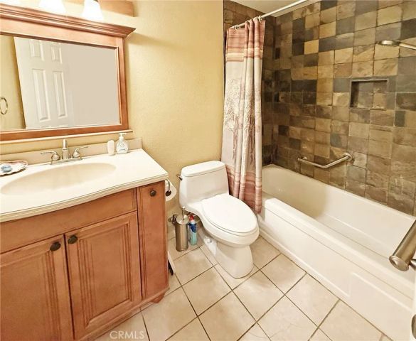 6041 Santa Barbara Avenue, Garden Grove, CA 92845