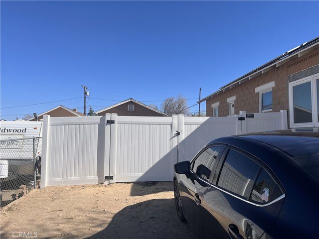 15565 4th, Victorville, CA 92395
