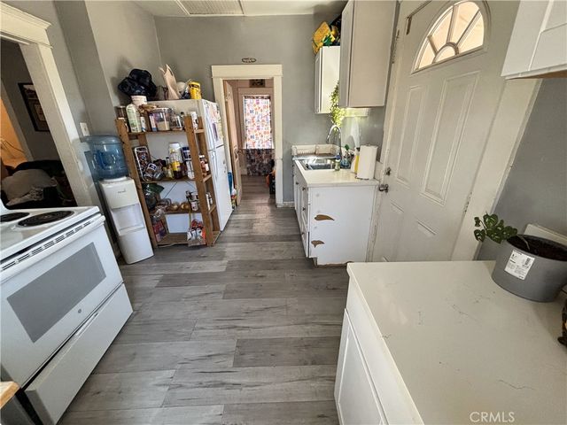 15565 4th, Victorville, CA 92395