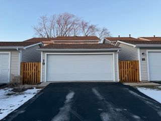 19 Woodsorrel Place, Woodridge, IL 60517