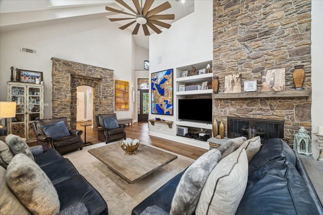 2831 N Cotswold Manor Drive, Houston, TX 77339