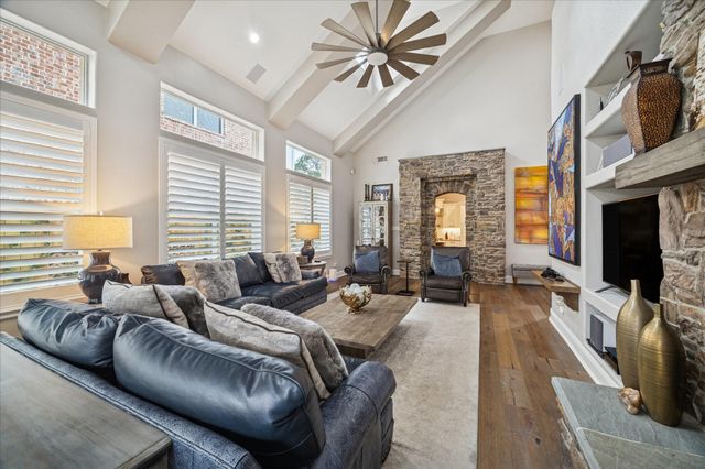 2831 N Cotswold Manor Drive, Houston, TX 77339