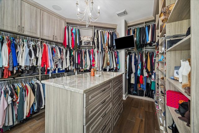 2831 N Cotswold Manor Drive, Houston, TX 77339