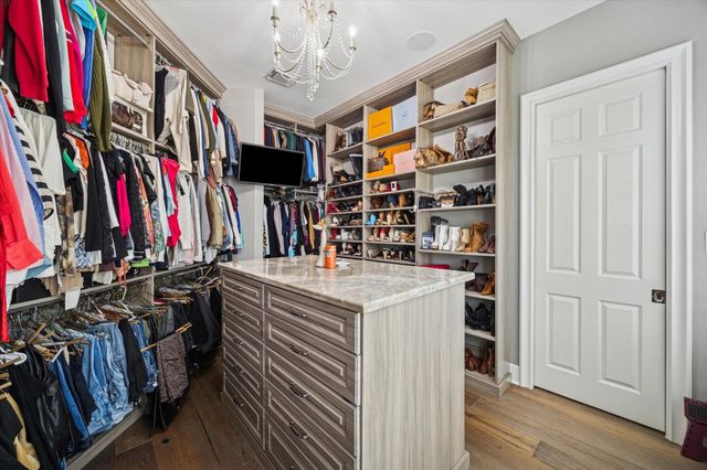 2831 N Cotswold Manor Drive, Houston, TX 77339