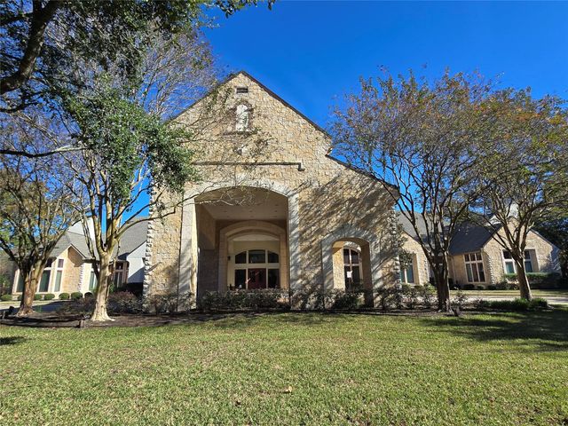 2831 N Cotswold Manor Drive, Houston, TX 77339