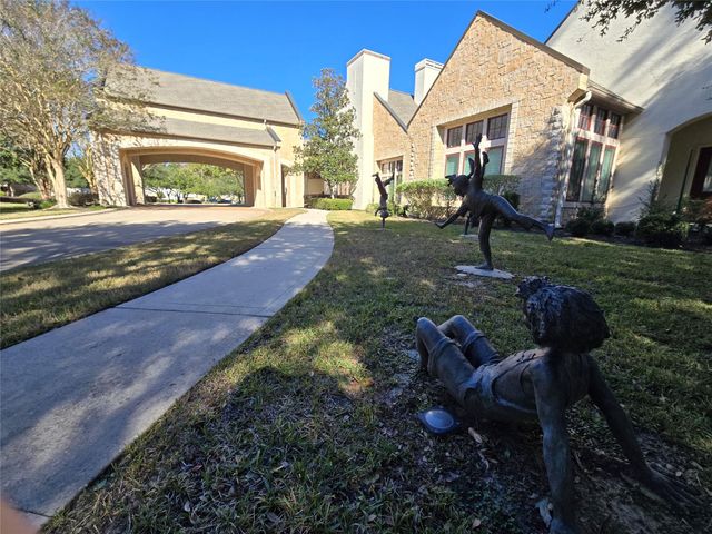 2831 N Cotswold Manor Drive, Houston, TX 77339