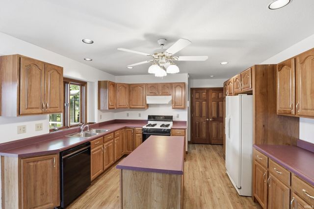 1435 Walnut Street, Garrett, IN 46738