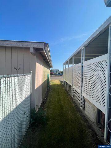 4353 Lemon St NE, Salem, OR 97305