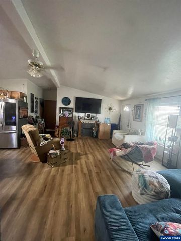 4353 Lemon St NE, Salem, OR 97305