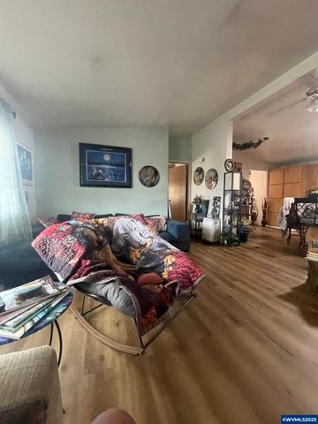4353 Lemon St NE, Salem, OR 97305
