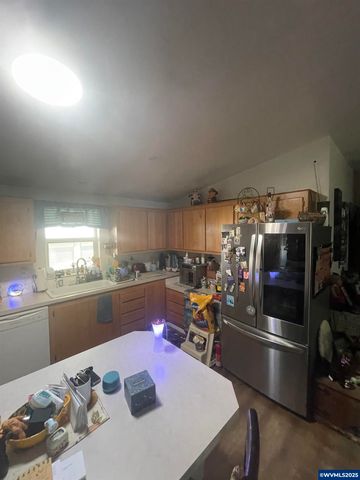 4353 Lemon St NE, Salem, OR 97305