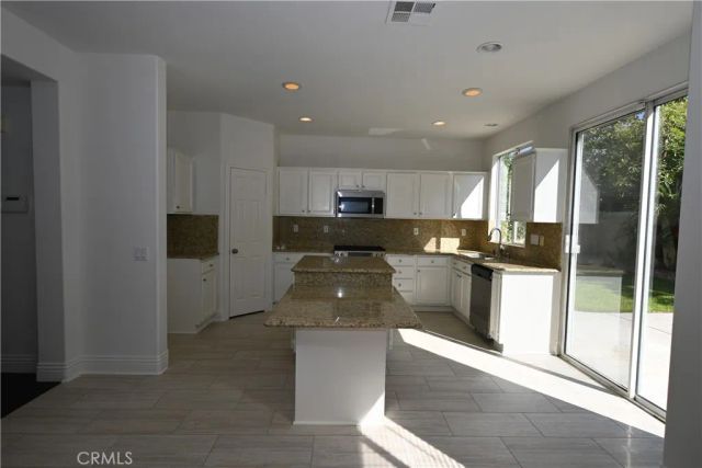 37 Amoret, Irvine, CA 92602