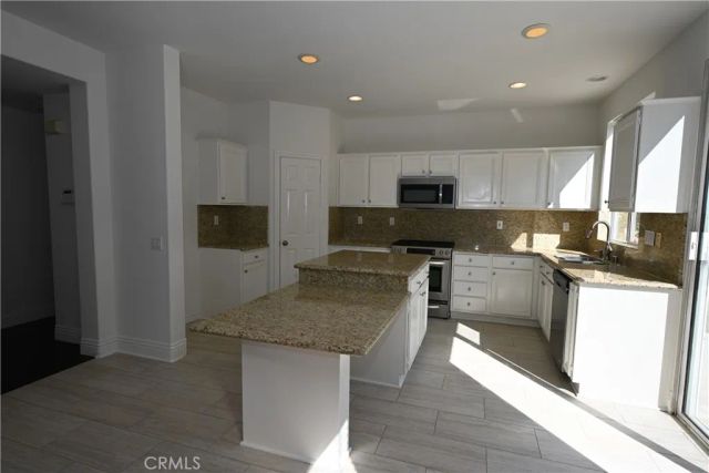 37 Amoret, Irvine, CA 92602