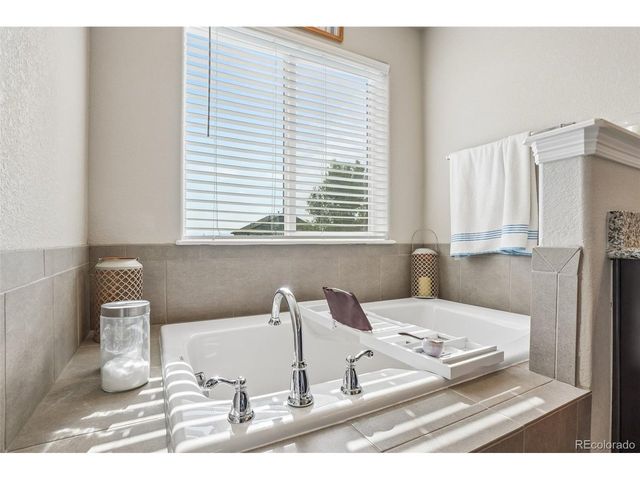 4988 Priors Dr, Windsor, CO 80550