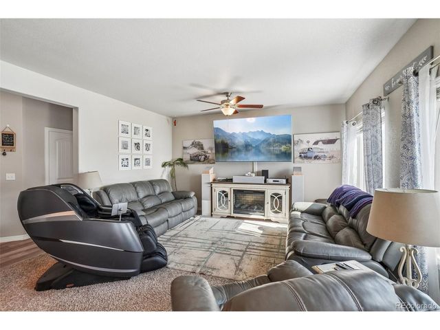 4988 Priors Dr, Windsor, CO 80550
