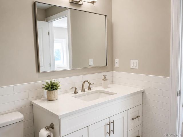 515 Jackson Avenue Gail Grace North, Lindenhurst, NY 11757