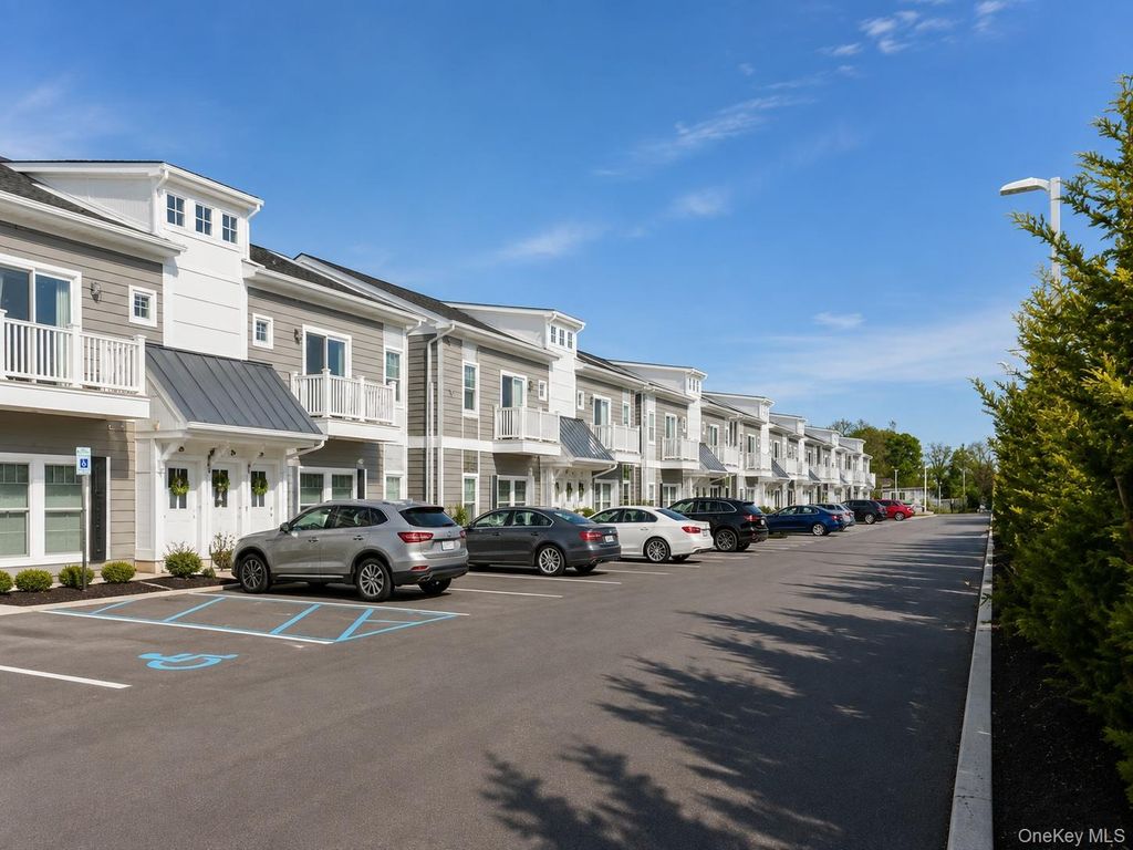 515 Jackson Avenue Gail Grace North, Lindenhurst, NY 11757