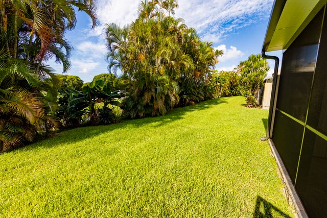 11060 S LAKEVIEW Drive 11060, Pembroke Pines, FL 33026