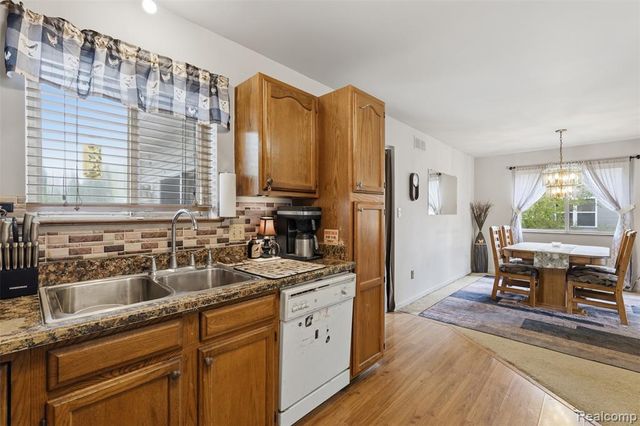 9293 Wildwood Lake Drive, Whitmore Lake, MI 48189