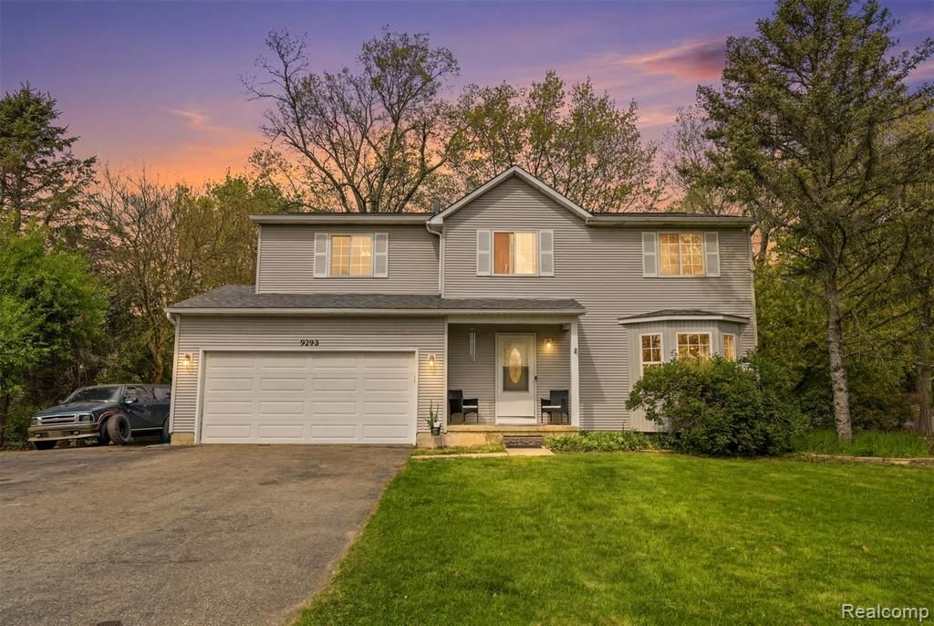 9293 Wildwood Lake Drive, Whitmore Lake, MI 48189