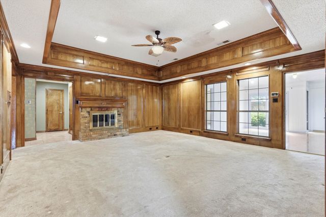 613 Deer Creek Drive, Desoto, TX 75115