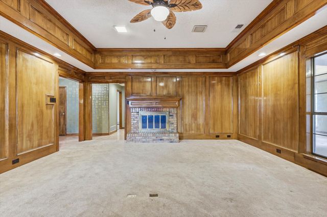 613 Deer Creek Drive, Desoto, TX 75115