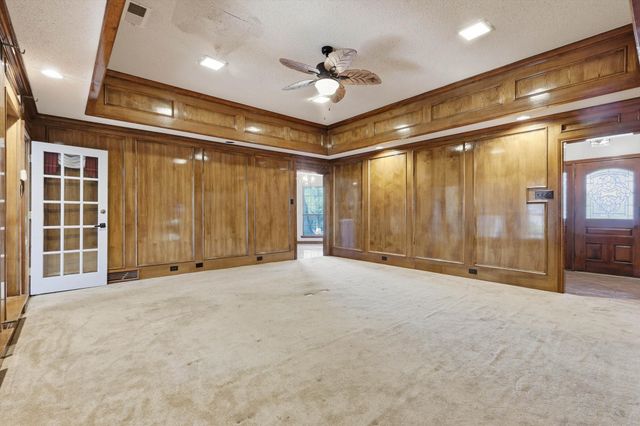 613 Deer Creek Drive, Desoto, TX 75115