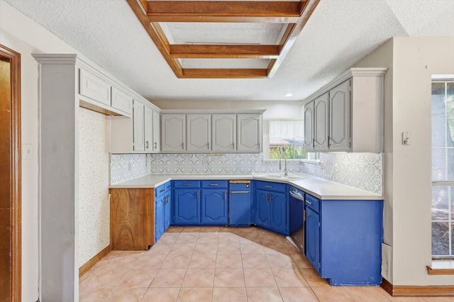 613 Deer Creek Drive, Desoto, TX 75115