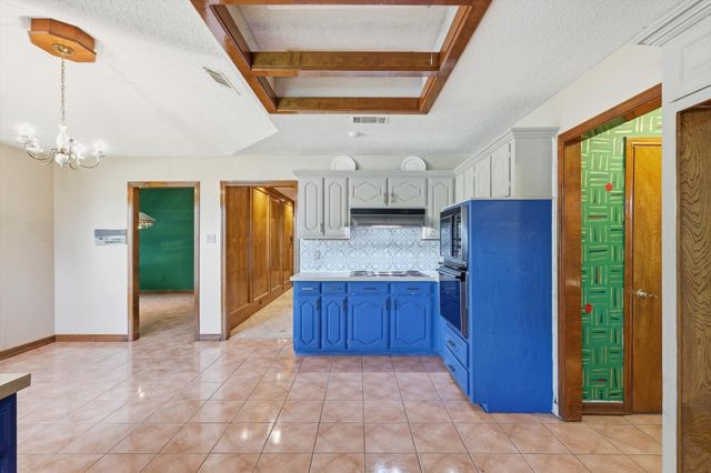 613 Deer Creek Drive, Desoto, TX 75115