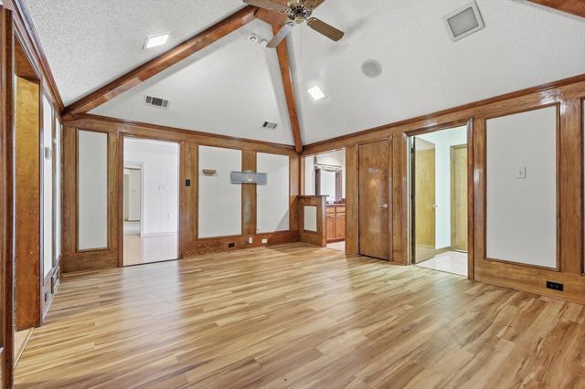 613 Deer Creek Drive, Desoto, TX 75115