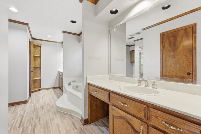 613 Deer Creek Drive, Desoto, TX 75115
