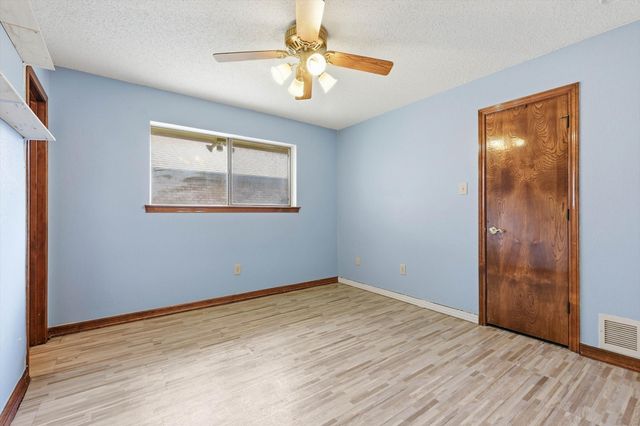 613 Deer Creek Drive, Desoto, TX 75115