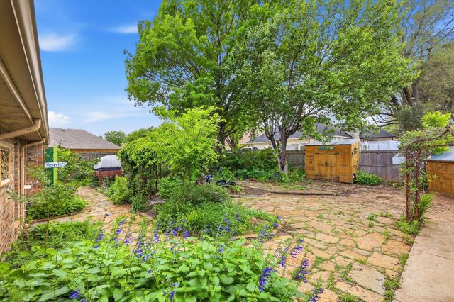 613 Deer Creek Drive, Desoto, TX 75115