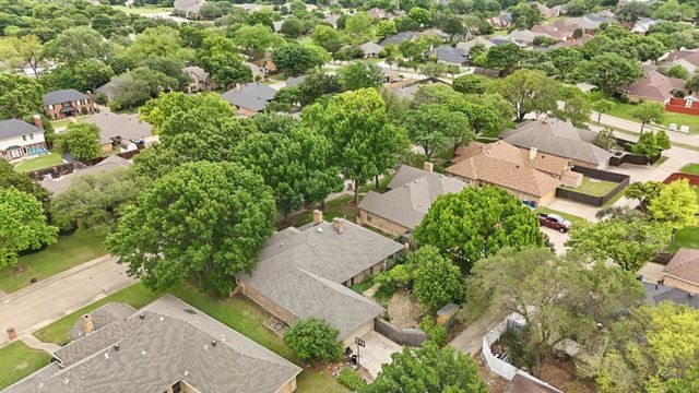 613 Deer Creek Drive, Desoto, TX 75115