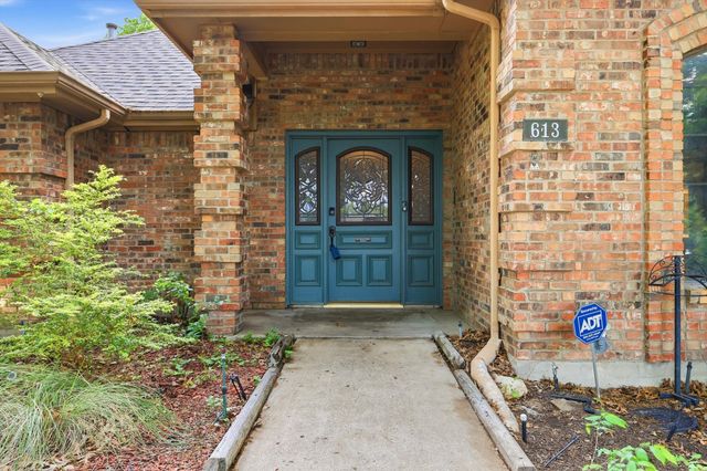 613 Deer Creek Drive, Desoto, TX 75115