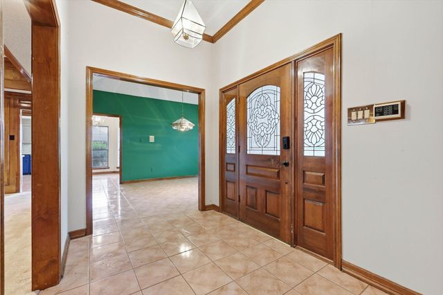613 Deer Creek Drive, Desoto, TX 75115