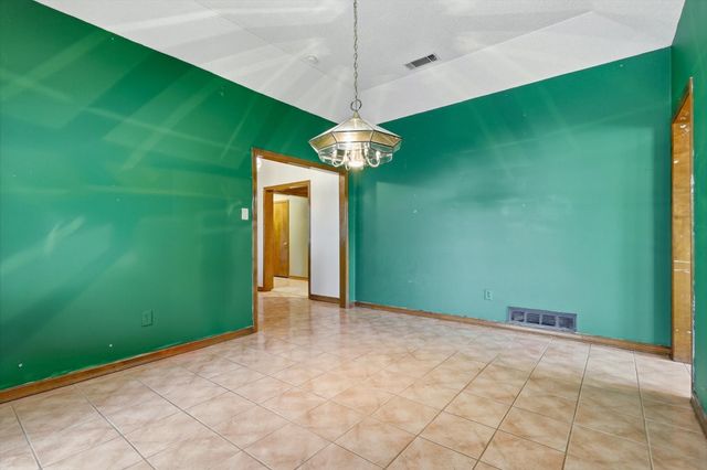 613 Deer Creek Drive, Desoto, TX 75115