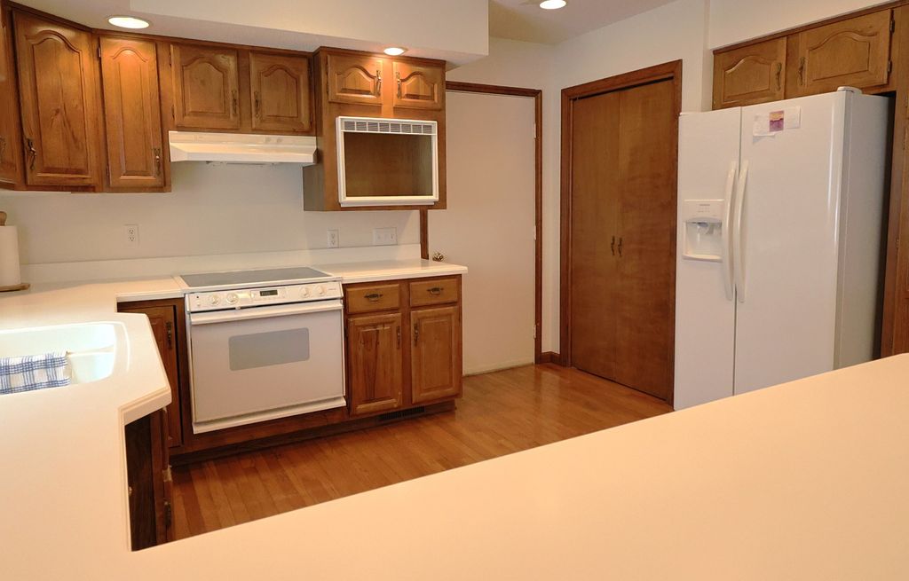 Image 14 of property listing at 3603 PICCADILLY Avenue, Mt Vernon, IL 62864