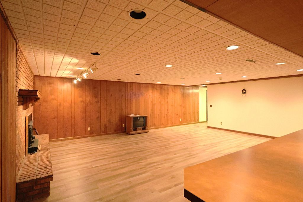 Image 32 of property listing at 3603 PICCADILLY Avenue, Mt Vernon, IL 62864
