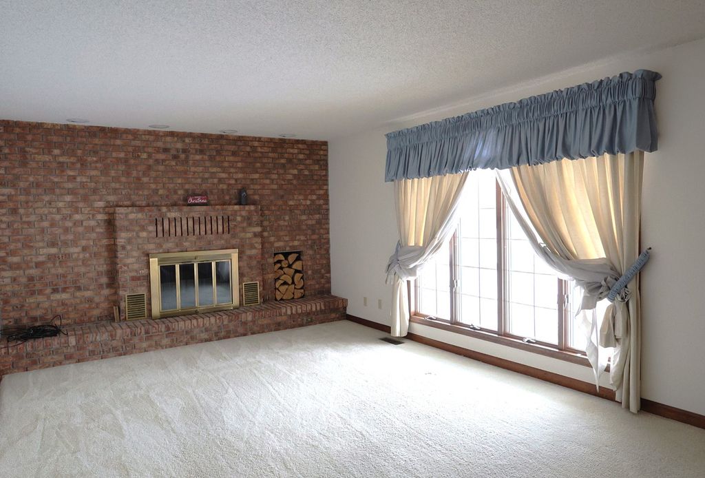 Image 6 of property listing at 3603 PICCADILLY Avenue, Mt Vernon, IL 62864
