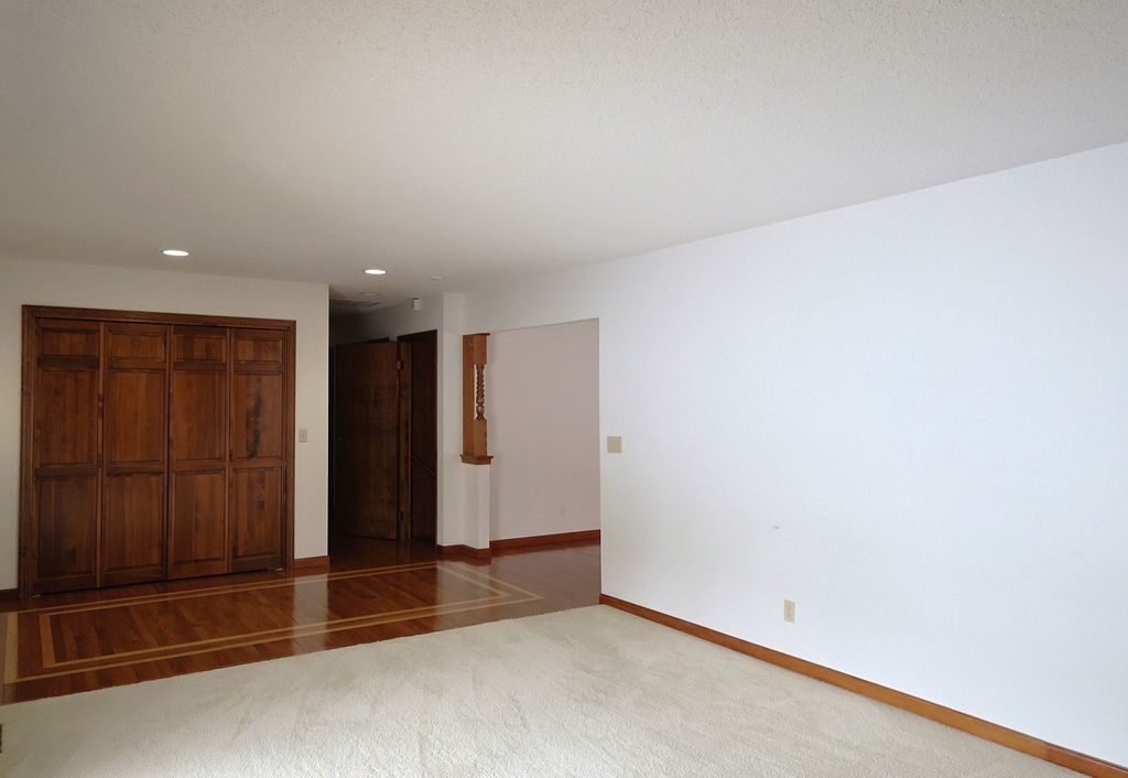 Image 8 of property listing at 3603 PICCADILLY Avenue, Mt Vernon, IL 62864